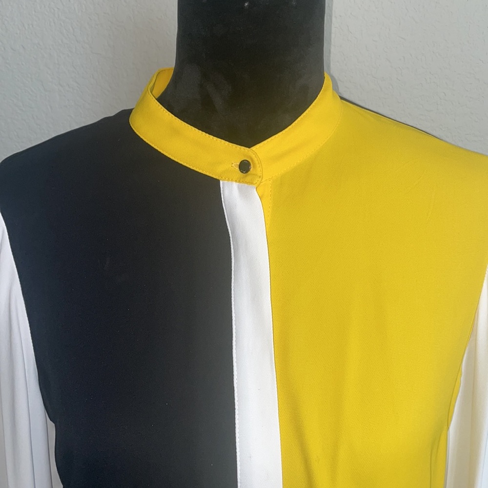 JULIO, Colorblocked Split-Neck Blouse - Picture 4 of 14